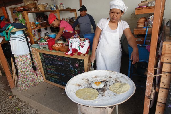 https://mdw-travel-data-us-east-1.s3.amazonaws.com/img/country/Mexico/Pochote-Organic-Market/img_01.jpg