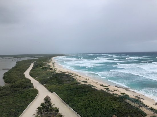 https://mdw-travel-data-us-east-1.s3.amazonaws.com/img/country/Mexico/Punta-Sur-Eco-Beach-Park/img_02.jpg