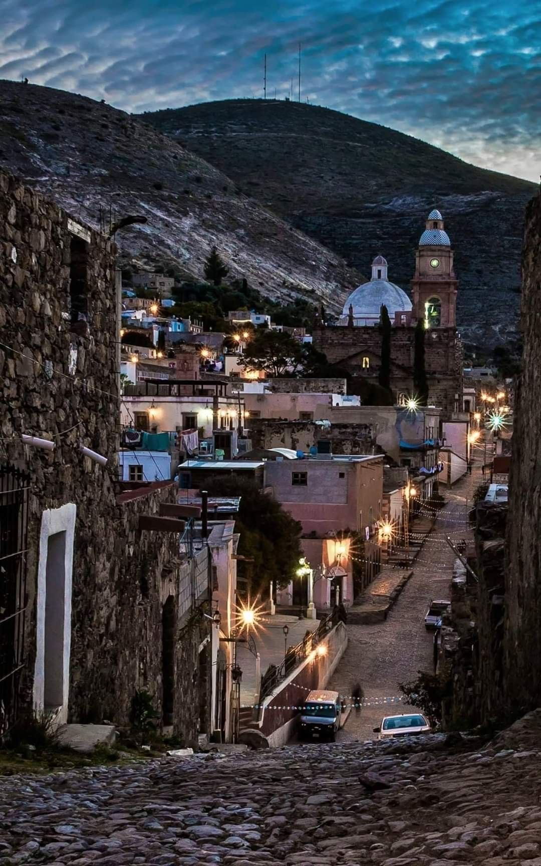 https://mdw-travel-data-us-east-1.s3.amazonaws.com/img/country/Mexico/Real-de-Catorce/img_02.jpg