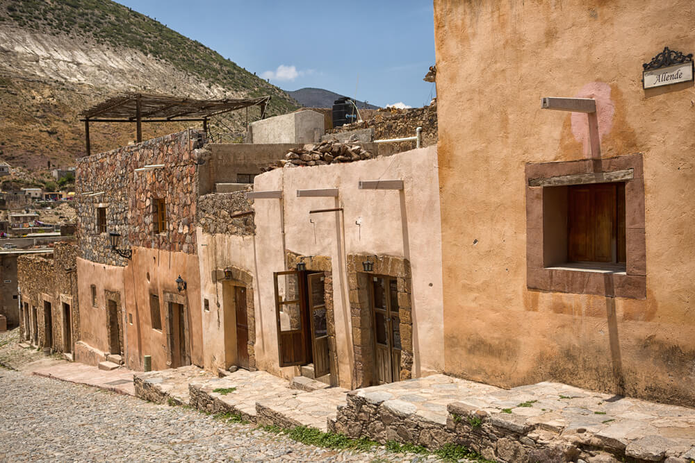 https://mdw-travel-data-us-east-1.s3.amazonaws.com/img/country/Mexico/Real-de-Catorce/img_03.jpg