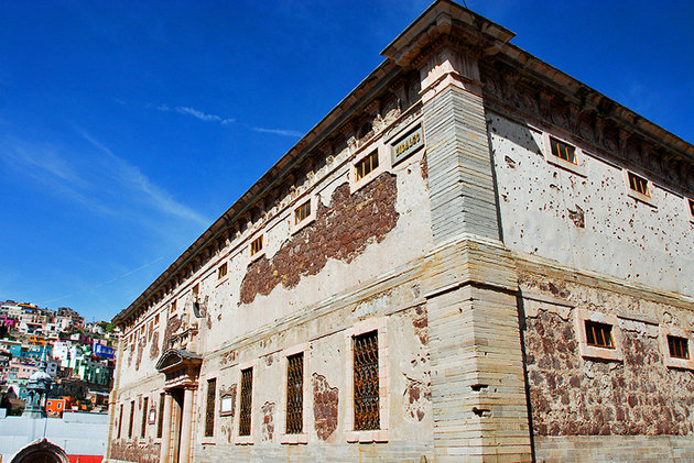 https://mdw-travel-data-us-east-1.s3.amazonaws.com/img/country/Mexico/Regional-Museum-of-Guanajuato-Alhondiga-de-Granaditas/img_01.jpg