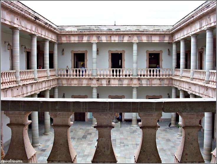 https://mdw-travel-data-us-east-1.s3.amazonaws.com/img/country/Mexico/Regional-Museum-of-Guanajuato-Alhondiga-de-Granaditas/img_02.jpg