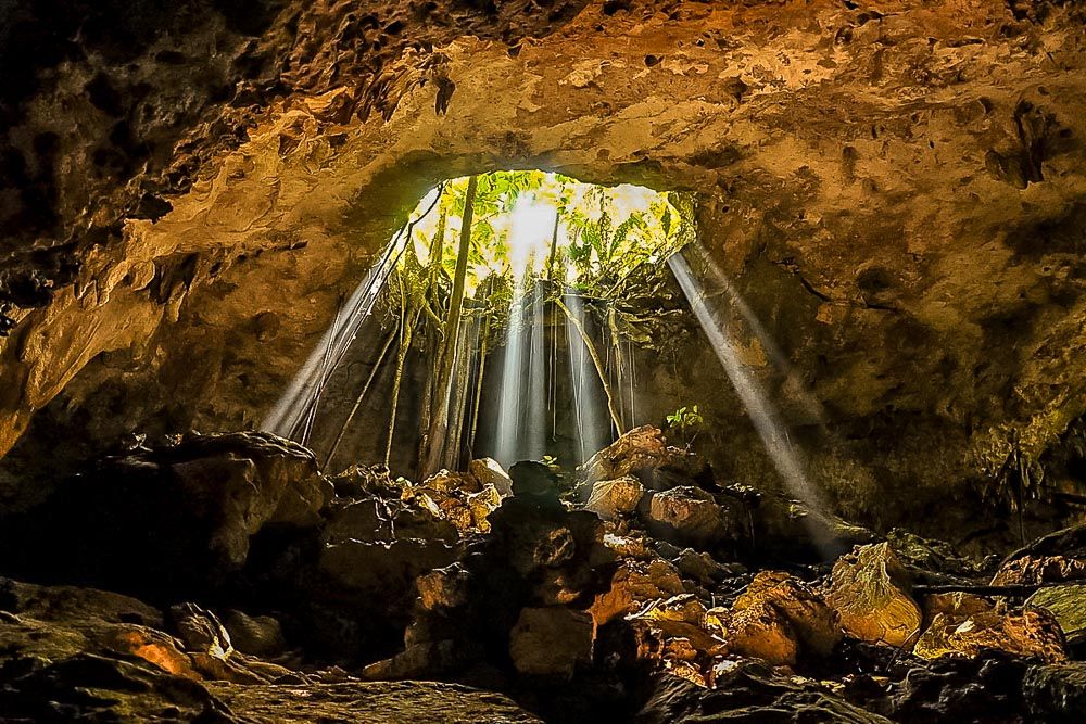 https://mdw-travel-data-us-east-1.s3.amazonaws.com/img/country/Mexico/Rio-Secreto/img_03.jpg