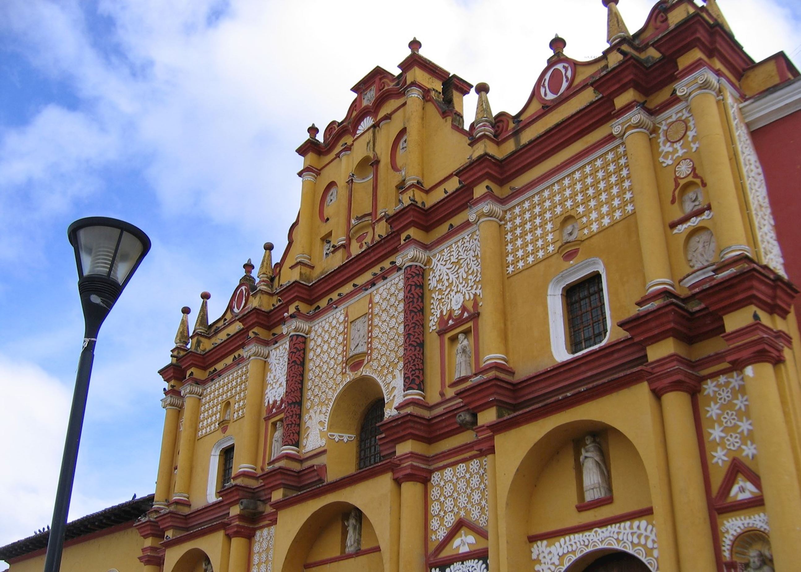 https://mdw-travel-data-us-east-1.s3.amazonaws.com/img/country/Mexico/San-Cristobal-de-las-Casas-Cathedral/img_01.jpg