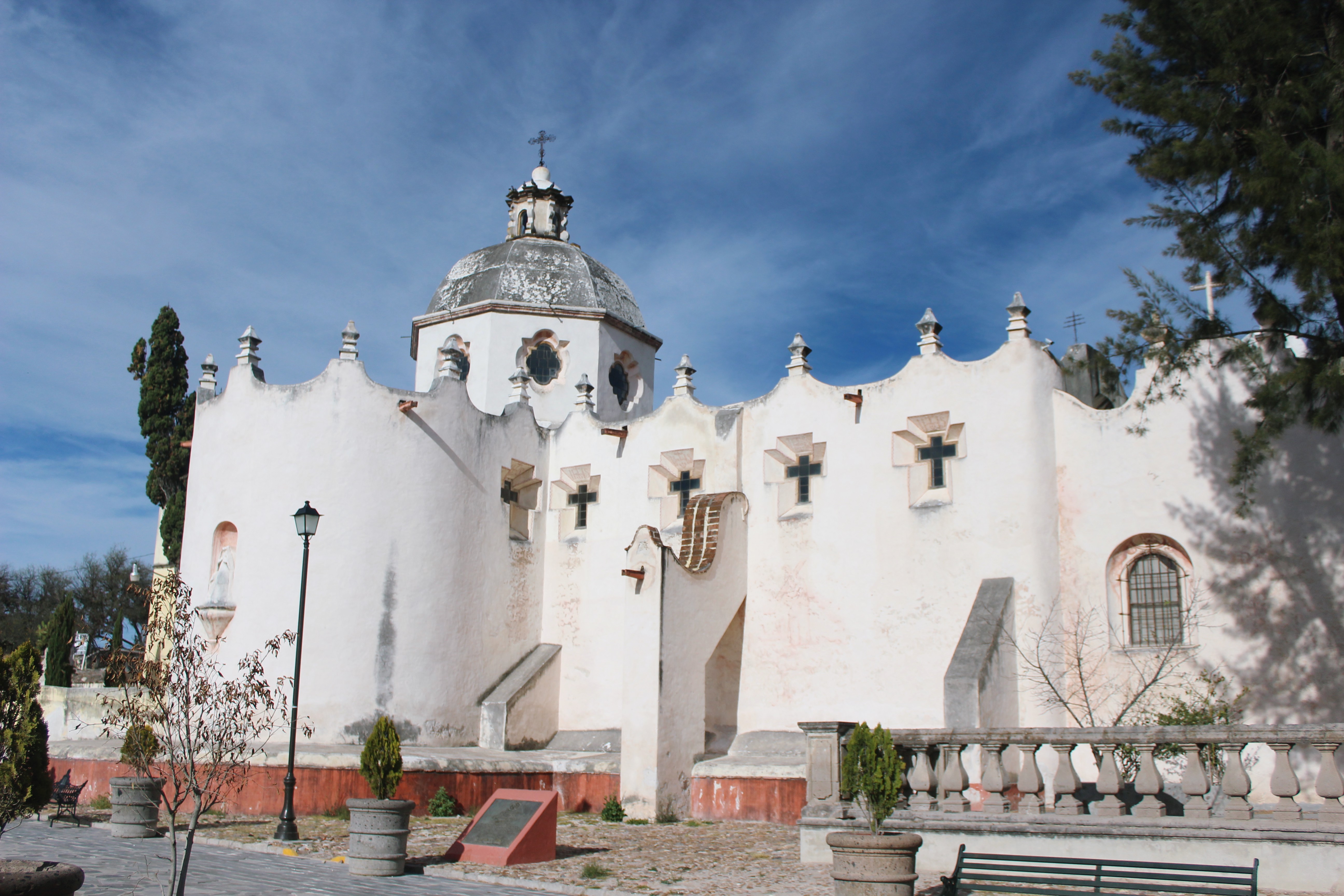 https://mdw-travel-data-us-east-1.s3.amazonaws.com/img/country/Mexico/Sanctuary-of-Atotonilco/img_00.jpg