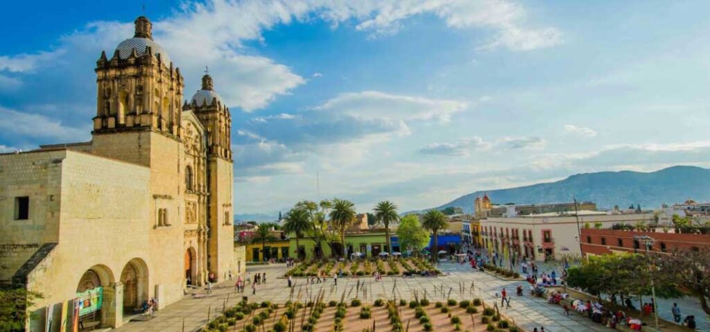 https://mdw-travel-data-us-east-1.s3.amazonaws.com/img/country/Mexico/Santo-Domingo-Cultural-Center/img_01.jpg