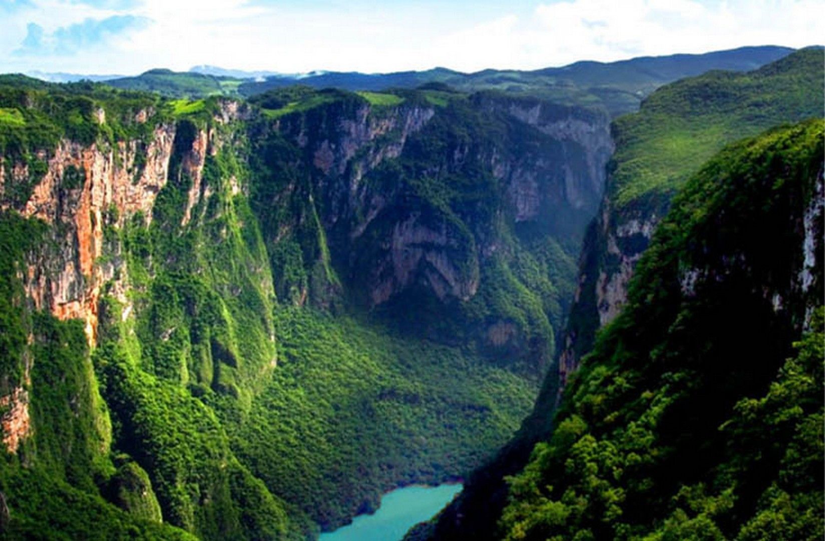 https://mdw-travel-data-us-east-1.s3.amazonaws.com/img/country/Mexico/Sumidero-Canyon/img_01.jpg