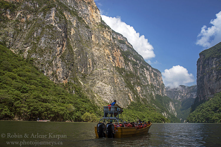 https://mdw-travel-data-us-east-1.s3.amazonaws.com/img/country/Mexico/Sumidero-Canyon/img_02.jpg