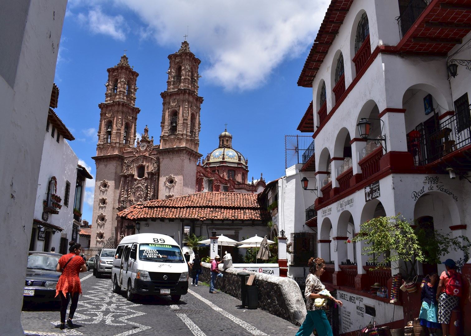 https://mdw-travel-data-us-east-1.s3.amazonaws.com/img/country/Mexico/Taxco/img_02.jpg