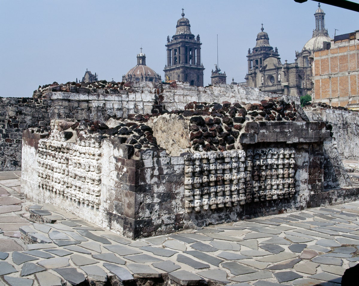 https://mdw-travel-data-us-east-1.s3.amazonaws.com/img/country/Mexico/Templo-Mayor/img_00.jpg
