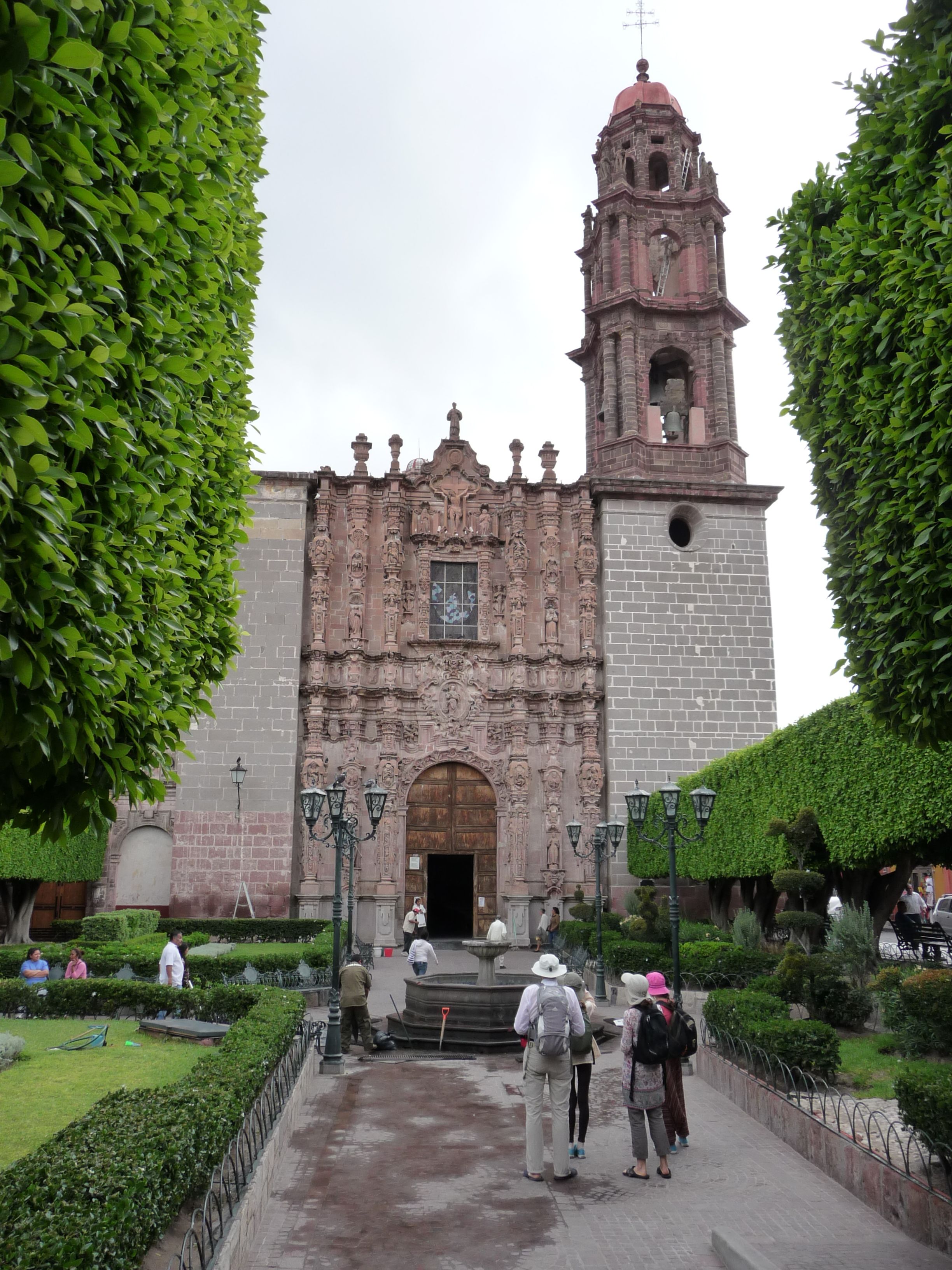 https://mdw-travel-data-us-east-1.s3.amazonaws.com/img/country/Mexico/Templo-de-San-Francisco/img_00.jpg