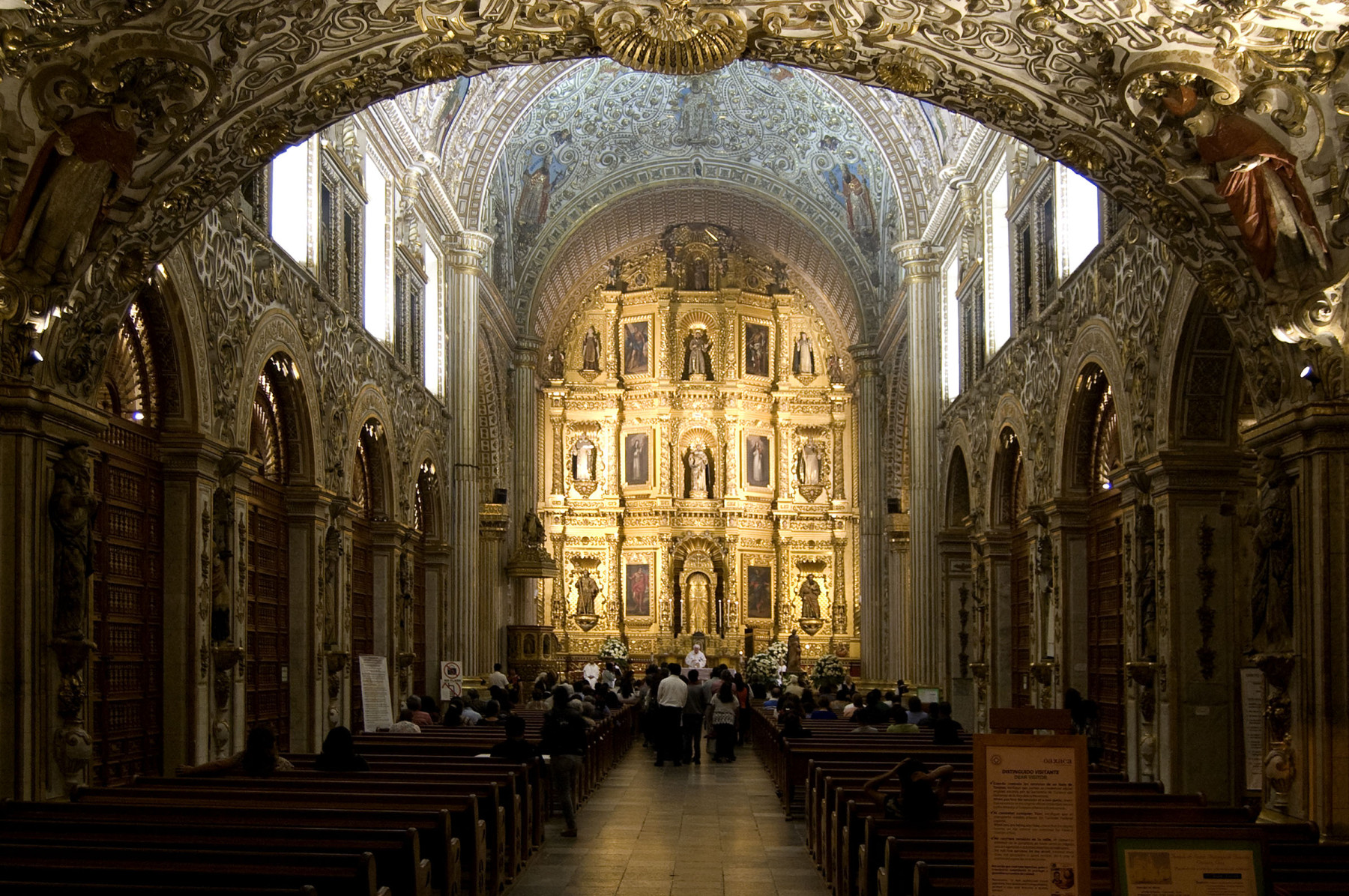 https://mdw-travel-data-us-east-1.s3.amazonaws.com/img/country/Mexico/Templo-de-Santo-Domingo-de-Guzman/img_01.jpg