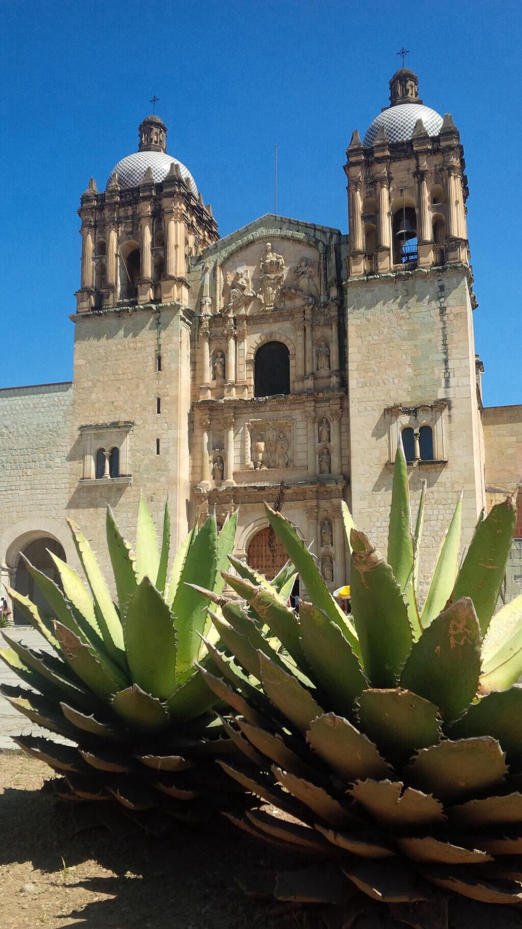 https://mdw-travel-data-us-east-1.s3.amazonaws.com/img/country/Mexico/Templo-de-Santo-Domingo-de-Guzman/img_02.jpg