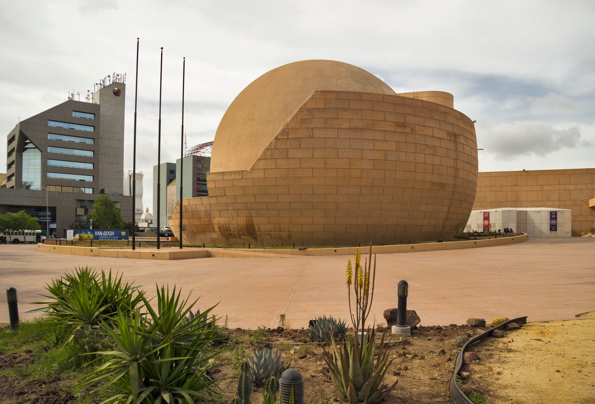 https://mdw-travel-data-us-east-1.s3.amazonaws.com/img/country/Mexico/Tijuana-Cultural-Center/img_03.jpg