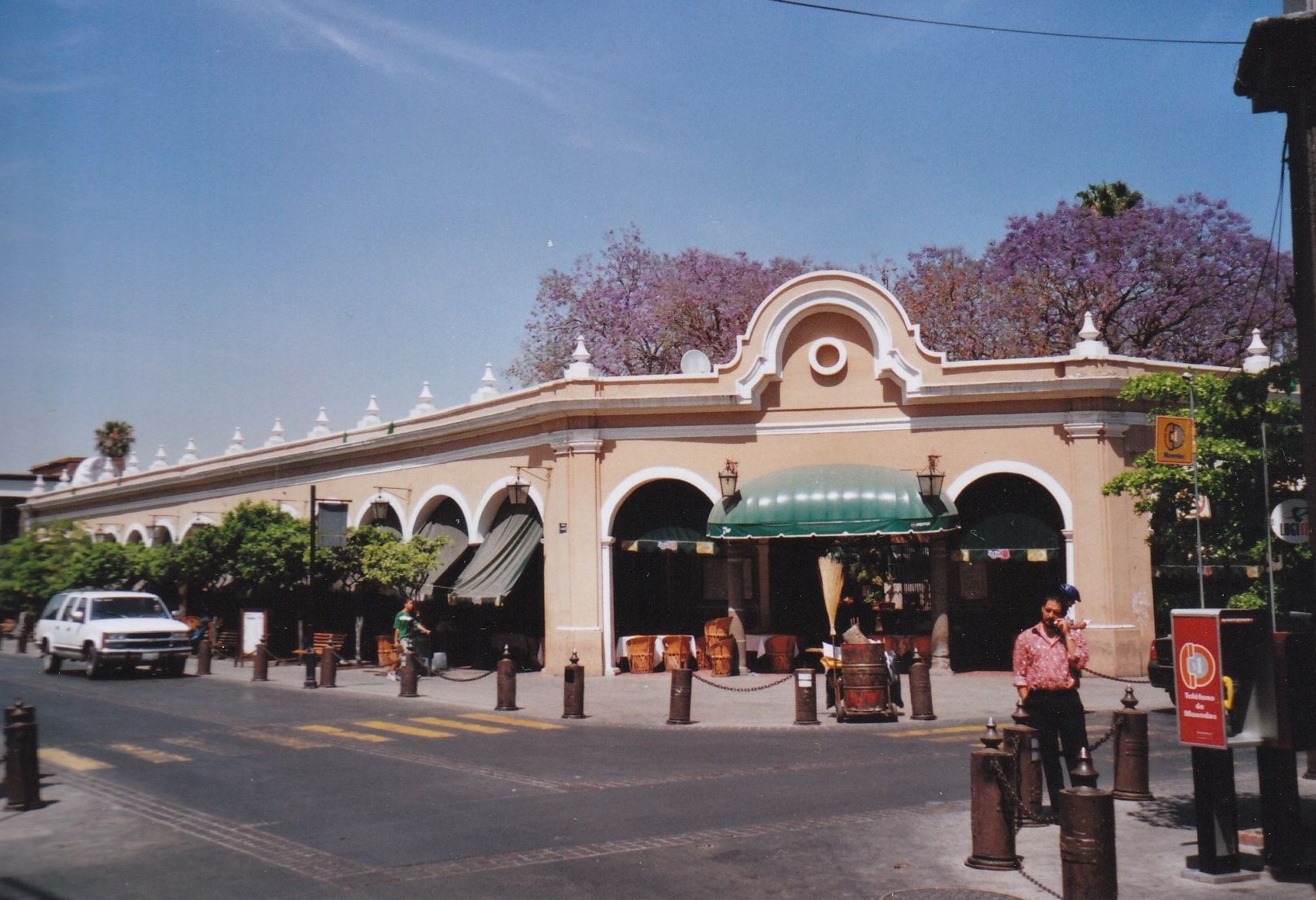 https://mdw-travel-data-us-east-1.s3.amazonaws.com/img/country/Mexico/Tlaquepaque-and-El-Parian/img_03.jpg