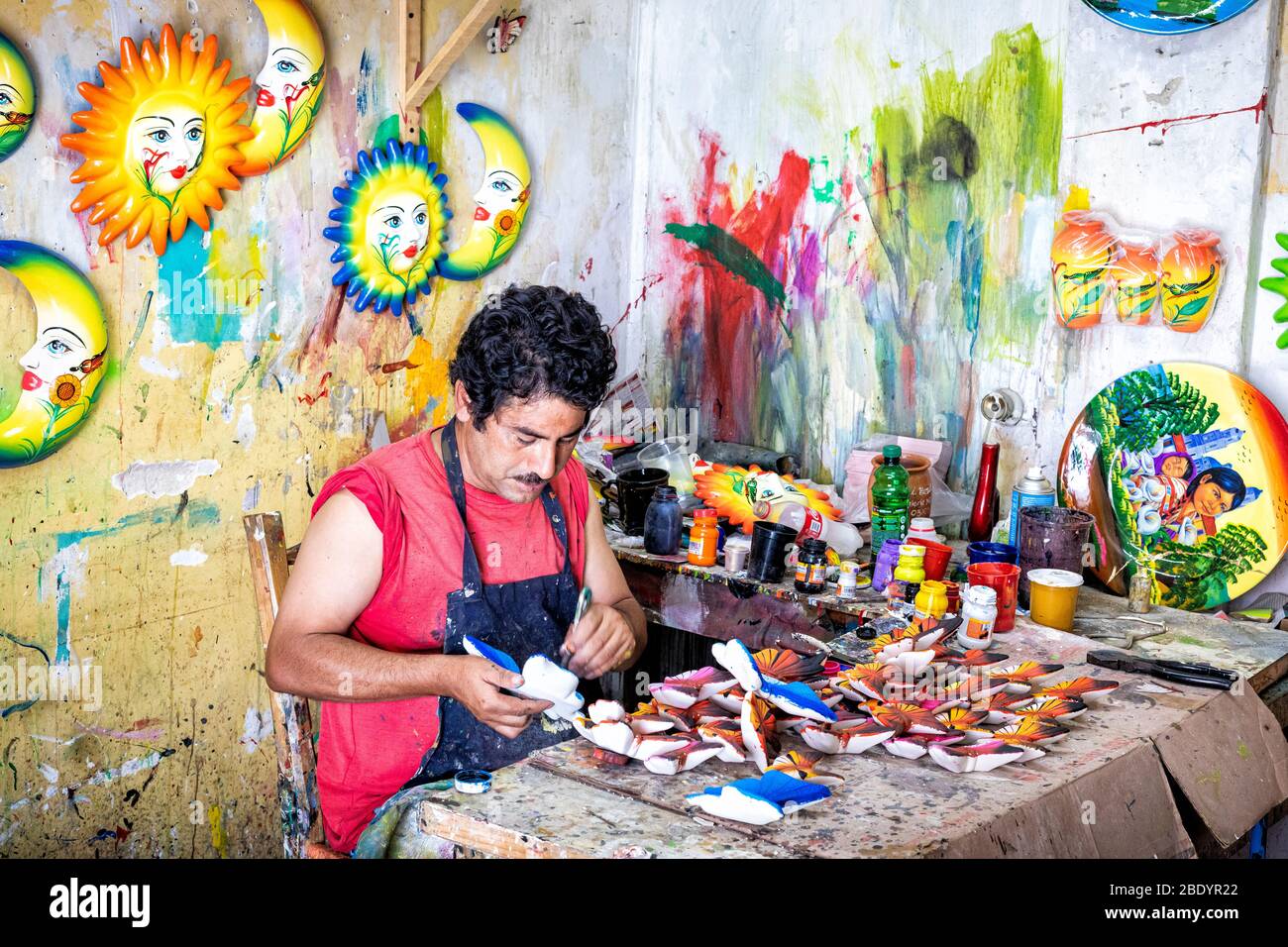https://mdw-travel-data-us-east-1.s3.amazonaws.com/img/country/Mexico/Tonala-Artisan-Market/img_03.jpg