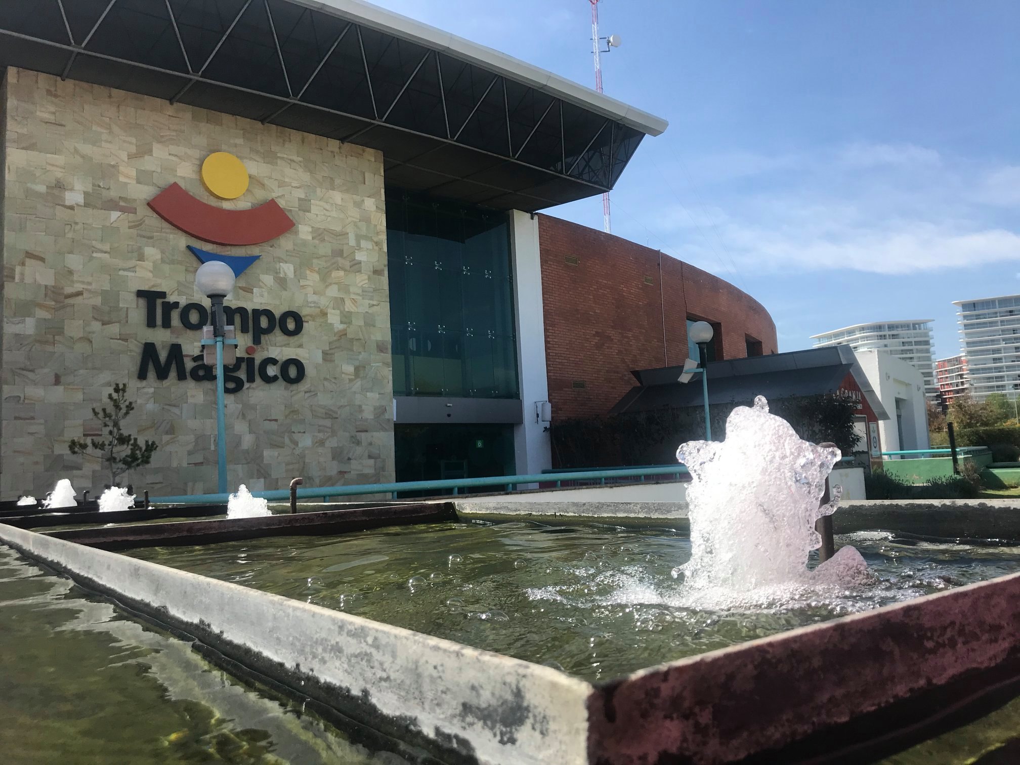 https://mdw-travel-data-us-east-1.s3.amazonaws.com/img/country/Mexico/Trompo-Magico/img_01.jpg