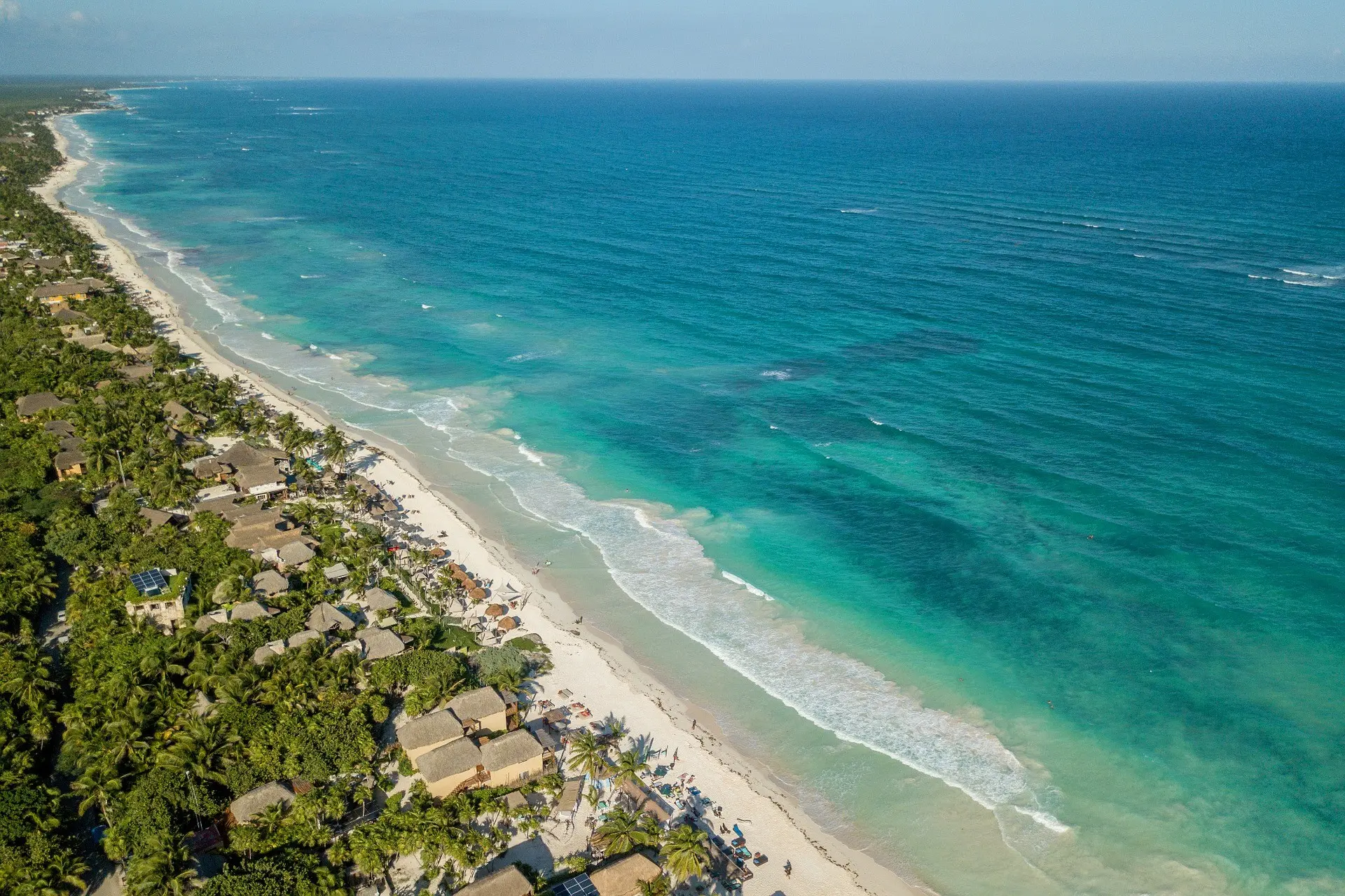 https://mdw-travel-data-us-east-1.s3.amazonaws.com/img/country/Mexico/Tulum-Beach/img_03.jpg