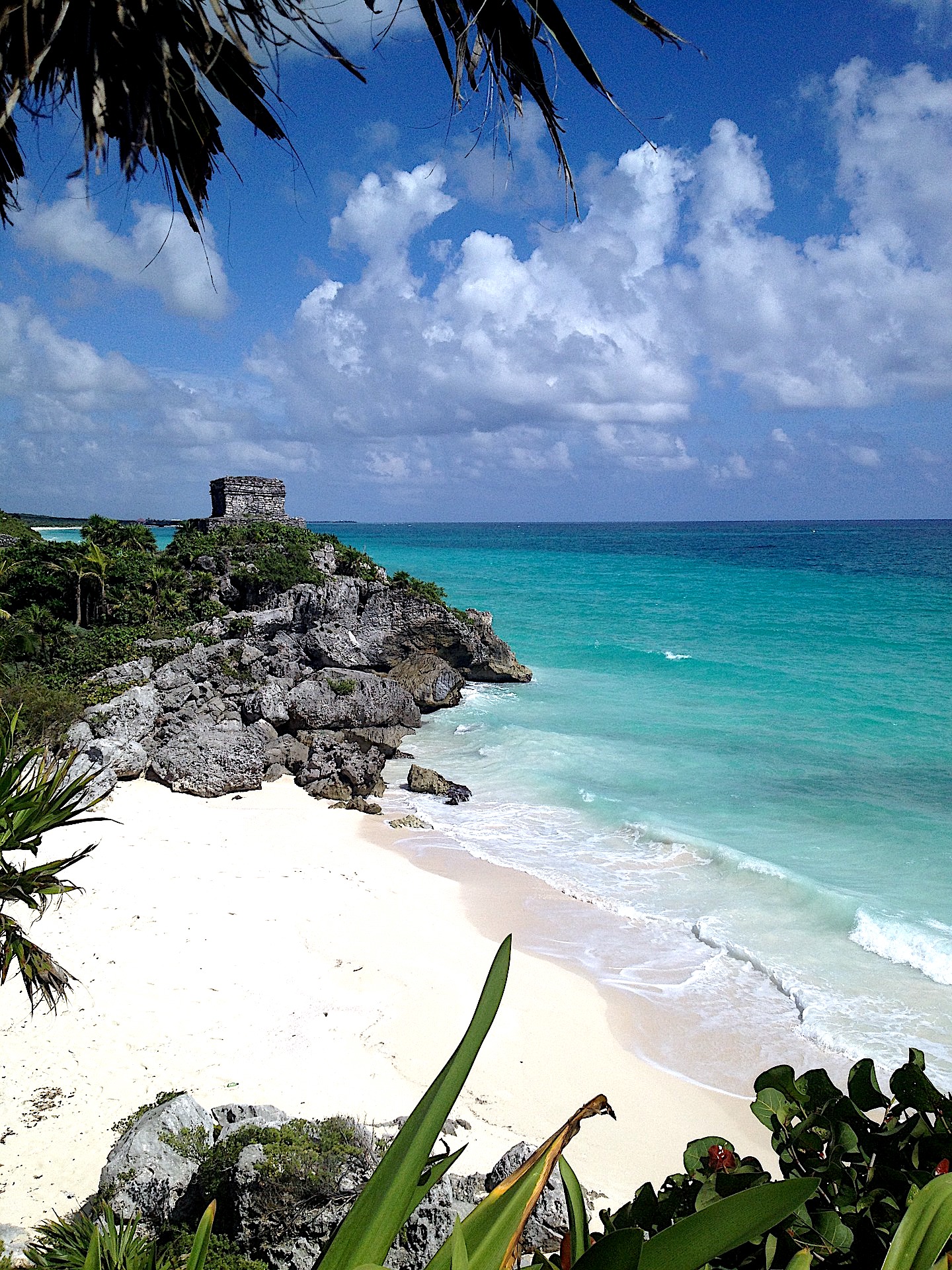 https://mdw-travel-data-us-east-1.s3.amazonaws.com/img/country/Mexico/Tulum-Ruins/img_03.jpg