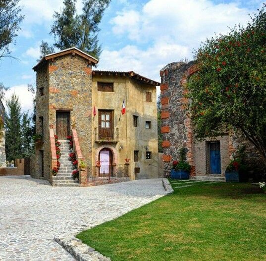 https://mdw-travel-data-us-east-1.s3.amazonaws.com/img/country/Mexico/ValQuirico/img_03.jpg