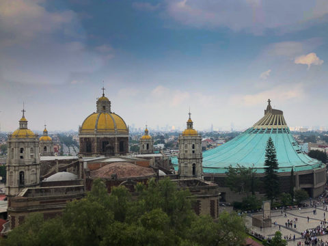 https://mdw-travel-data-us-east-1.s3.amazonaws.com/img/country/Mexico/Virgen-de-Guadalupe/img_02.jpg