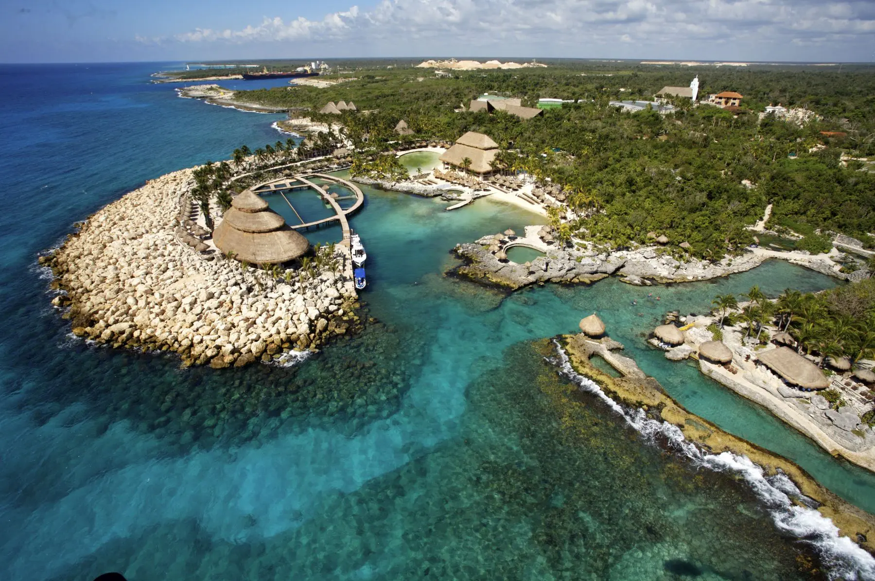 https://mdw-travel-data-us-east-1.s3.amazonaws.com/img/country/Mexico/Xcaret-Park/img_01.jpg