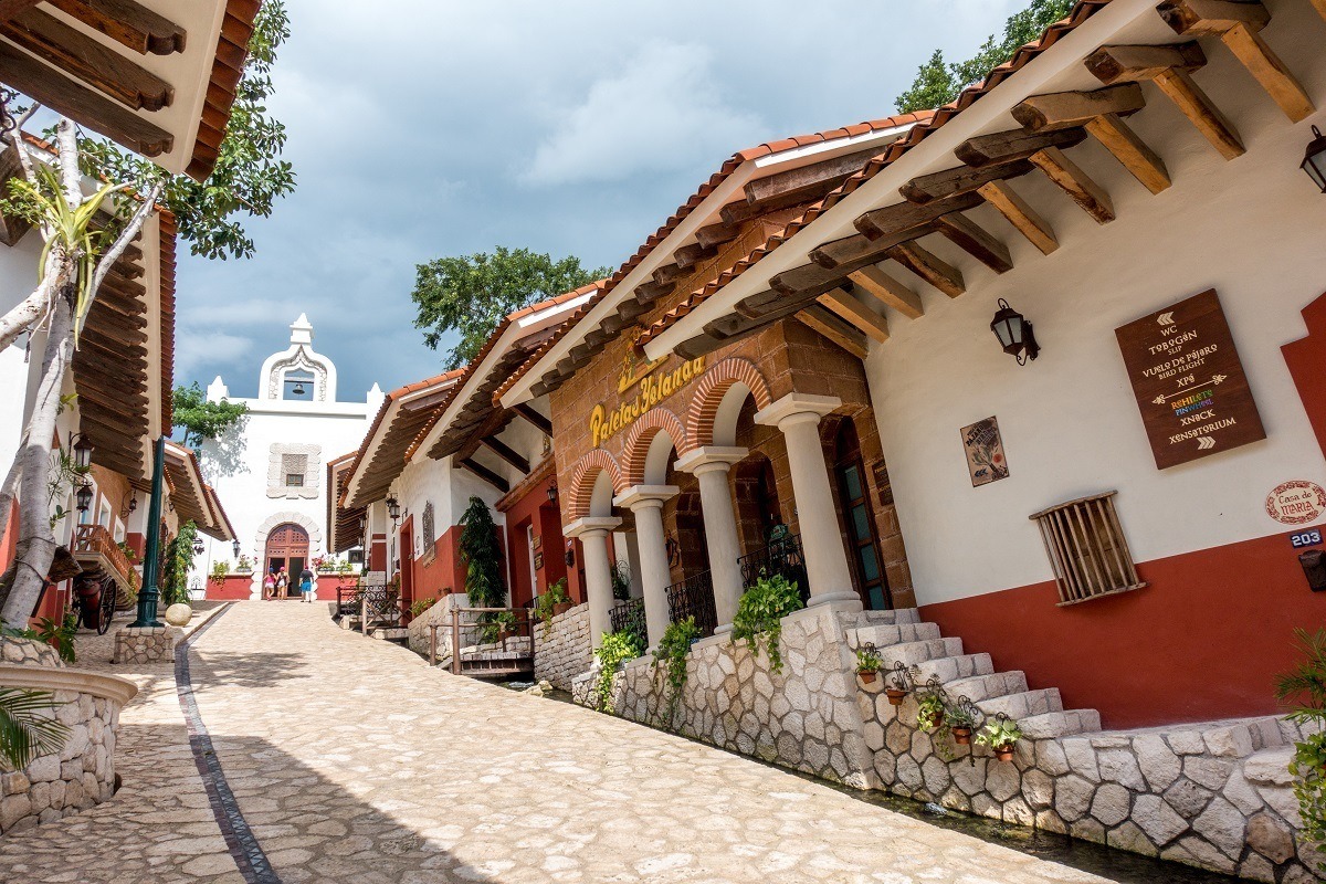https://mdw-travel-data-us-east-1.s3.amazonaws.com/img/country/Mexico/Xenses-Park/img_00.jpg
