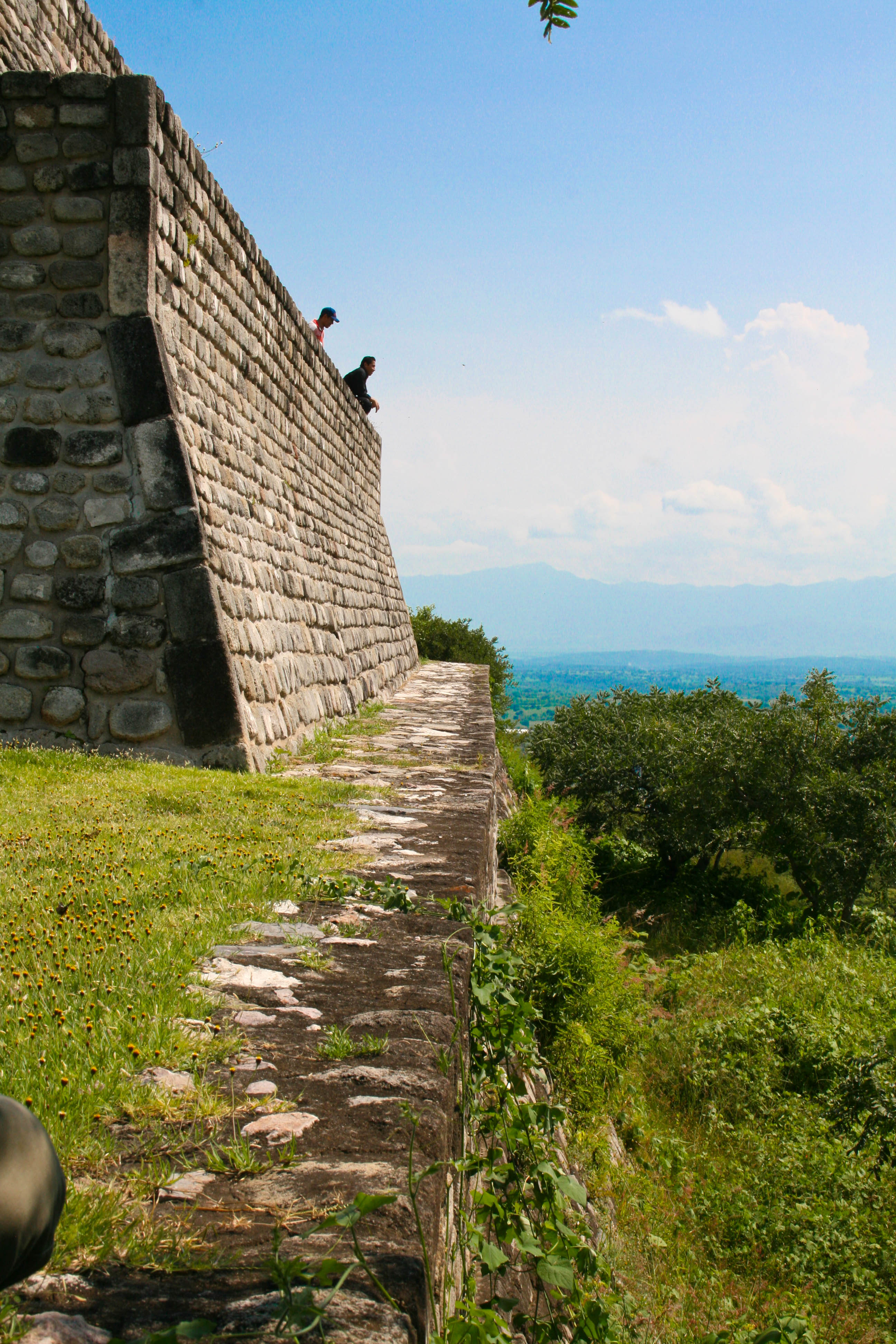 https://mdw-travel-data-us-east-1.s3.amazonaws.com/img/country/Mexico/Xochiapulco/img_03.jpg