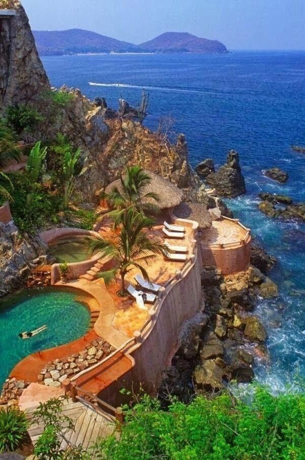 https://mdw-travel-data-us-east-1.s3.amazonaws.com/img/country/Mexico/Zihuatanejo/img_01.jpg