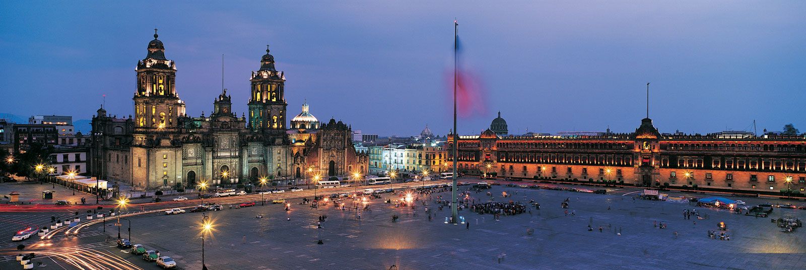 https://mdw-travel-data-us-east-1.s3.amazonaws.com/img/country/Mexico/Zocalo/img_01.jpg