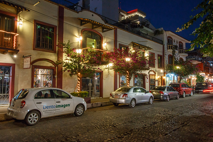 https://mdw-travel-data-us-east-1.s3.amazonaws.com/img/country/Mexico/Zona-Romantica/img_01.jpg