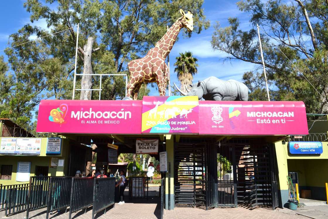 https://mdw-travel-data-us-east-1.s3.amazonaws.com/img/country/Mexico/Zoologico-de-Morelia/img_00.jpg