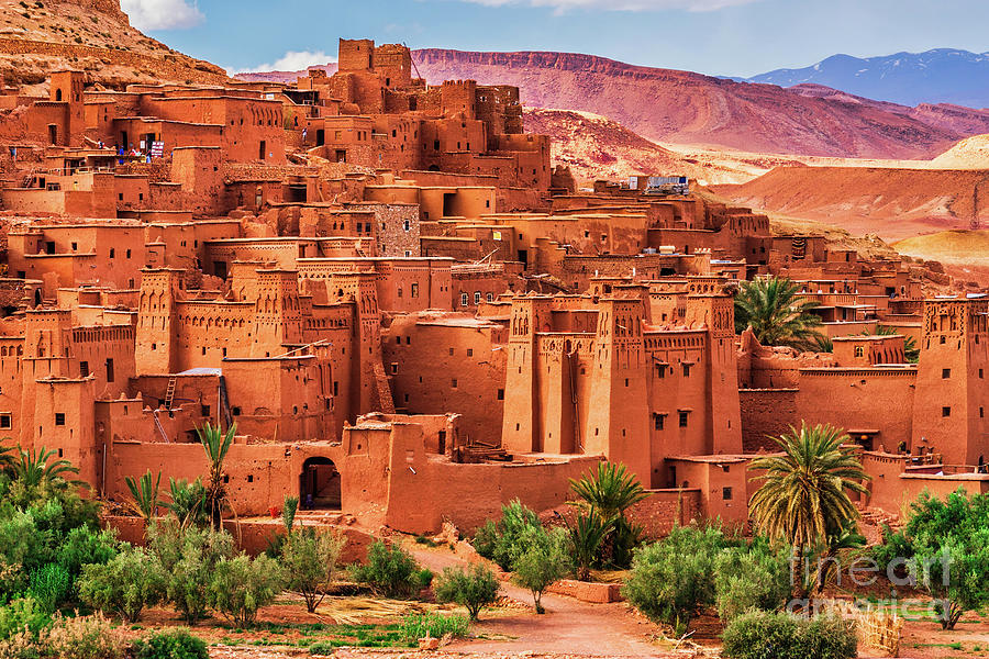 https://mdw-travel-data-us-east-1.s3.amazonaws.com/img/country/Morocco/Ait-Benhaddou/img_01.jpg