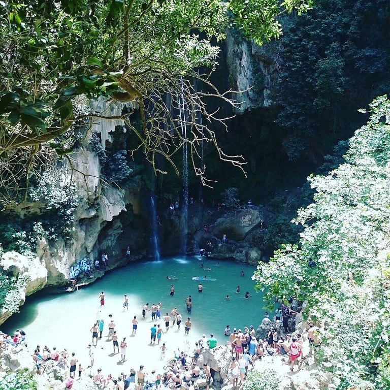 https://mdw-travel-data-us-east-1.s3.amazonaws.com/img/country/Morocco/Akchour-Waterfalls/img_01.jpg