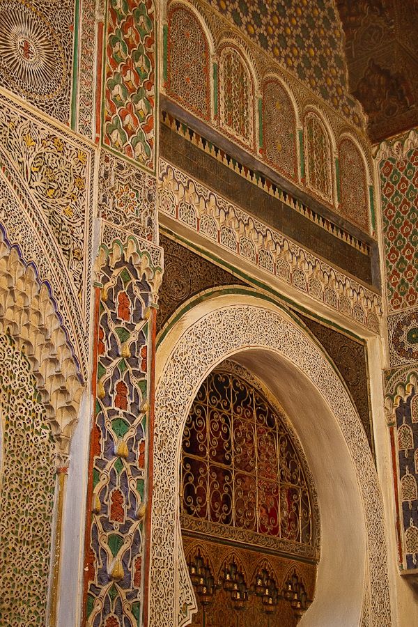 https://mdw-travel-data-us-east-1.s3.amazonaws.com/img/country/Morocco/Al-Attarine-Madrasa/img_03.jpg