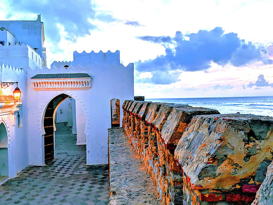 https://mdw-travel-data-us-east-1.s3.amazonaws.com/img/country/Morocco/Asilah-Medina/img_01.jpg