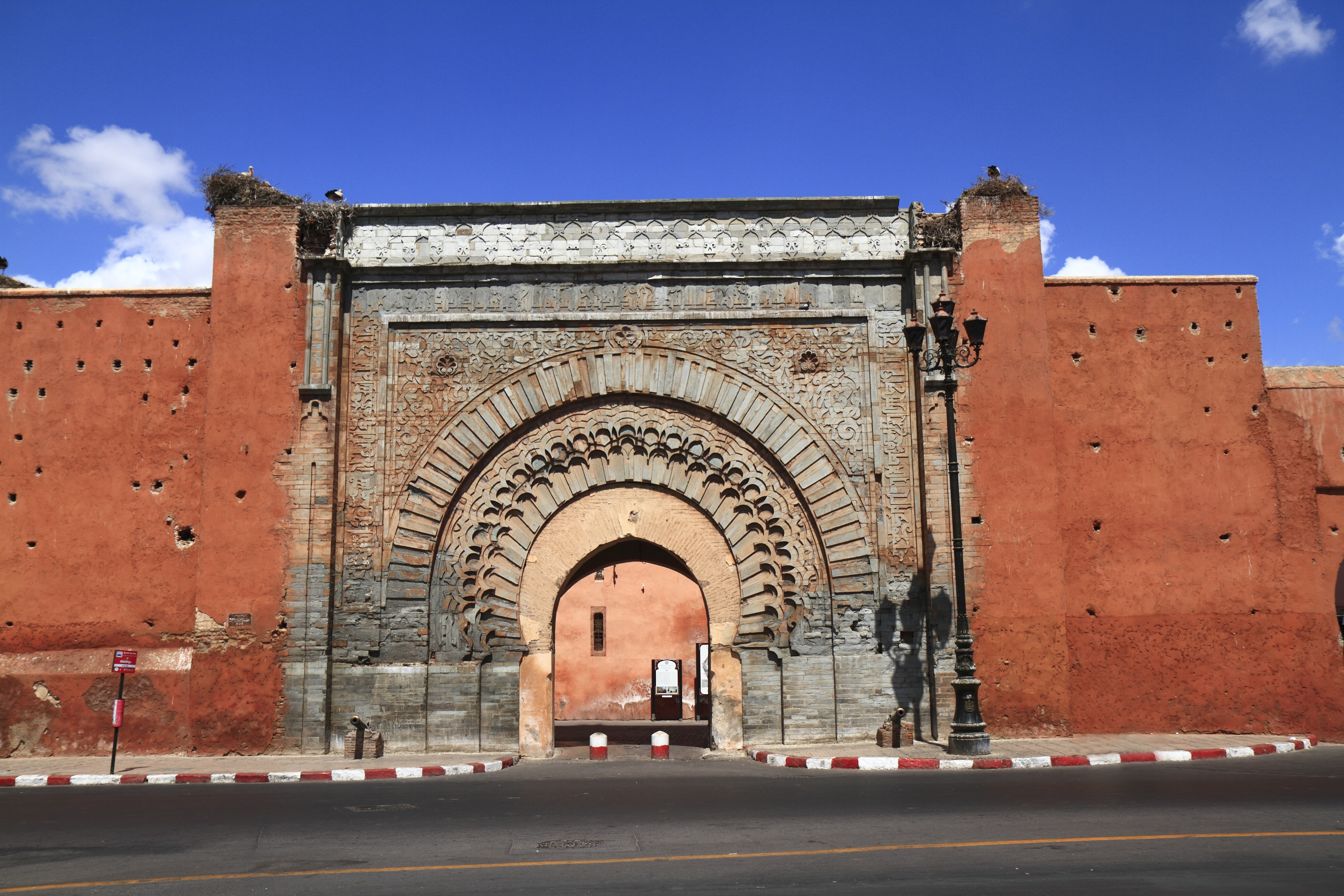 https://mdw-travel-data-us-east-1.s3.amazonaws.com/img/country/Morocco/Bab-Agnaou/img_00.jpg