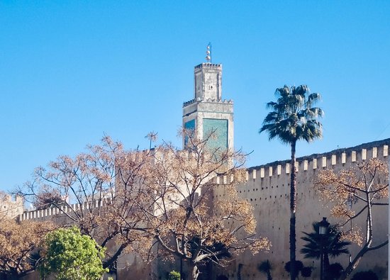https://mdw-travel-data-us-east-1.s3.amazonaws.com/img/country/Morocco/Bab-Berdaine/img_02.jpg
