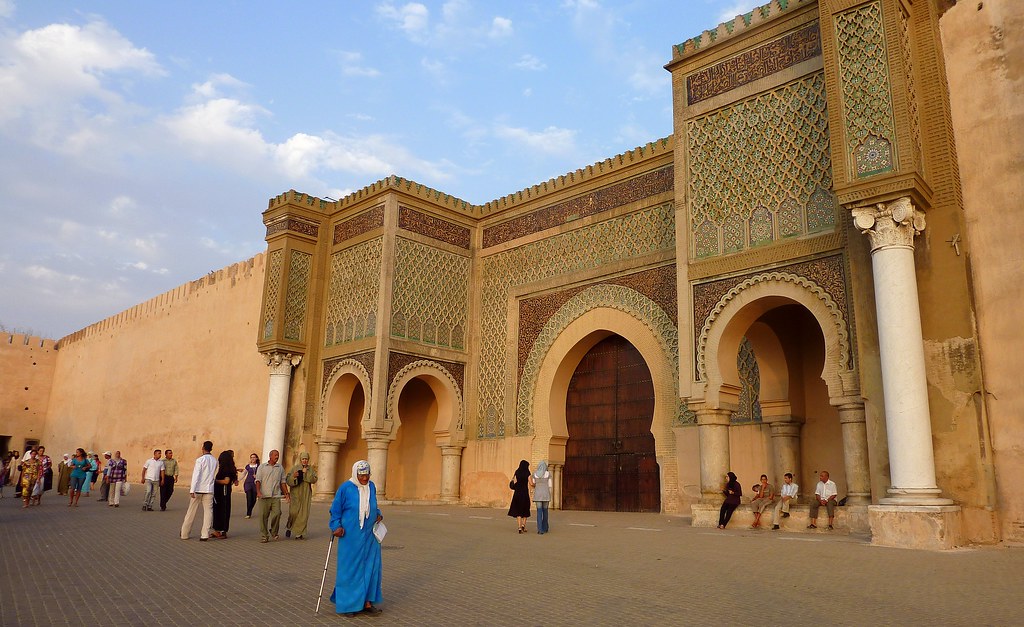 https://mdw-travel-data-us-east-1.s3.amazonaws.com/img/country/Morocco/Bab-Mansour/img_01.jpg