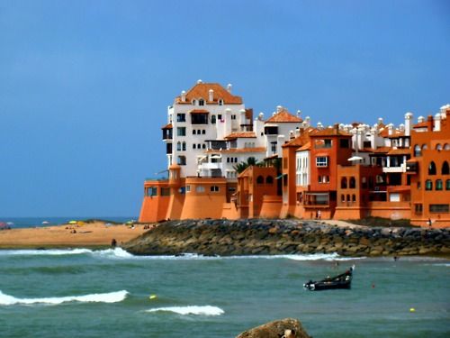 https://mdw-travel-data-us-east-1.s3.amazonaws.com/img/country/Morocco/Bouznika-Bay/img_01.jpg