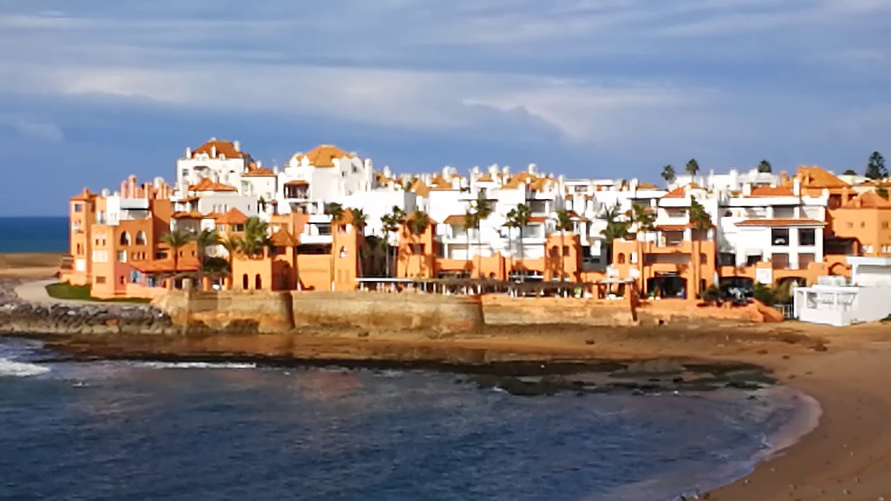 https://mdw-travel-data-us-east-1.s3.amazonaws.com/img/country/Morocco/Bouznika-Bay/img_02.jpg