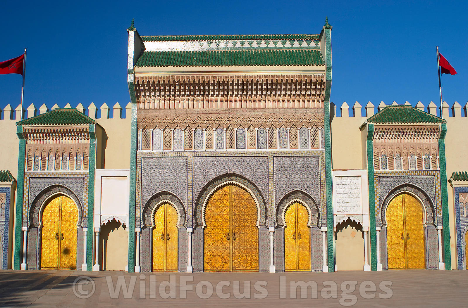 https://mdw-travel-data-us-east-1.s3.amazonaws.com/img/country/Morocco/Dar-El-Makhzen-Royal-Palace/img_01.jpg