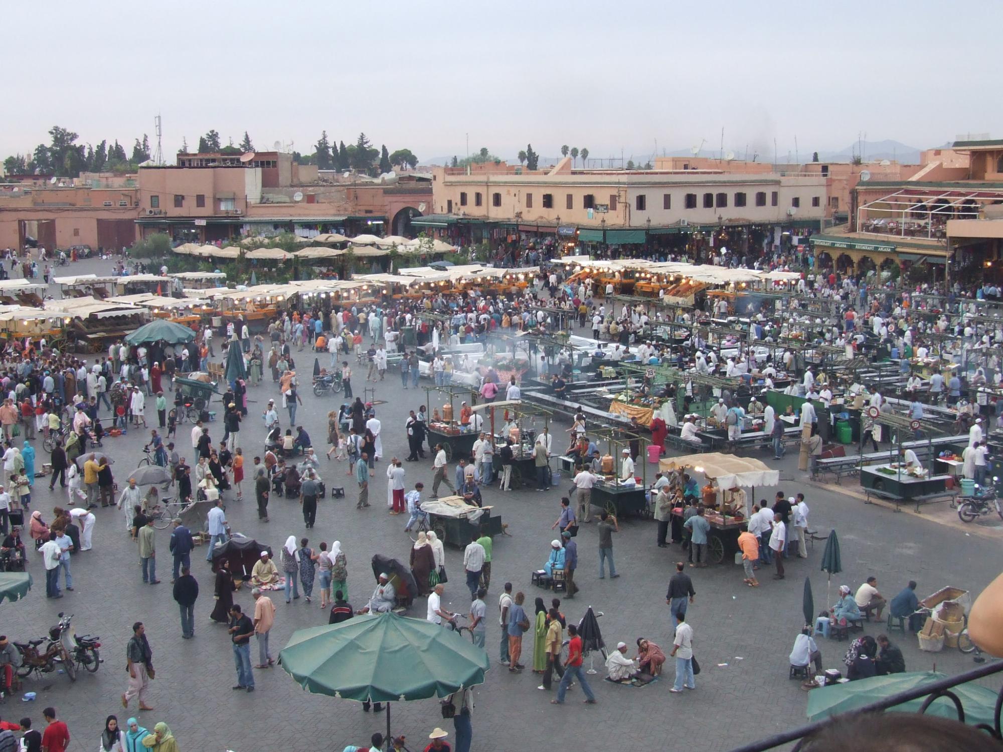 https://mdw-travel-data-us-east-1.s3.amazonaws.com/img/country/Morocco/Djeema-el-Fna/img_02.jpg