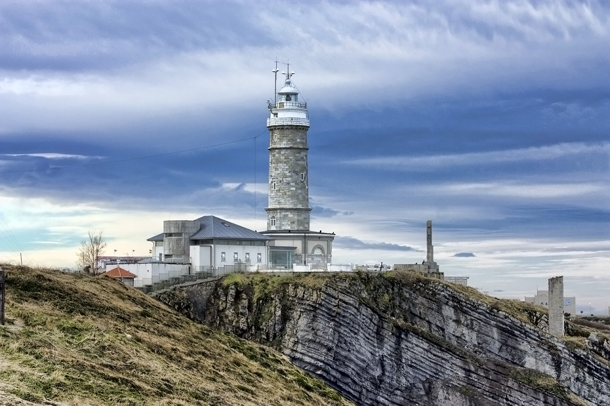 https://mdw-travel-data-us-east-1.s3.amazonaws.com/img/country/Morocco/El-Faro-de-Cabo-Negro/img_00.jpg