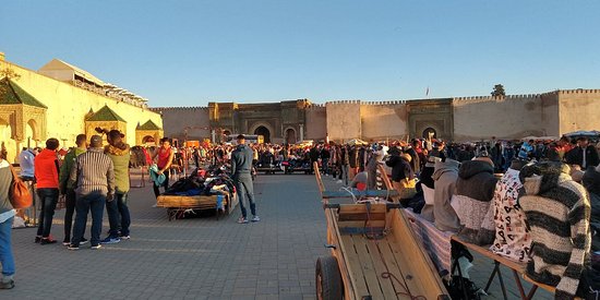 https://mdw-travel-data-us-east-1.s3.amazonaws.com/img/country/Morocco/El-Hedim-Square/img_03.jpg