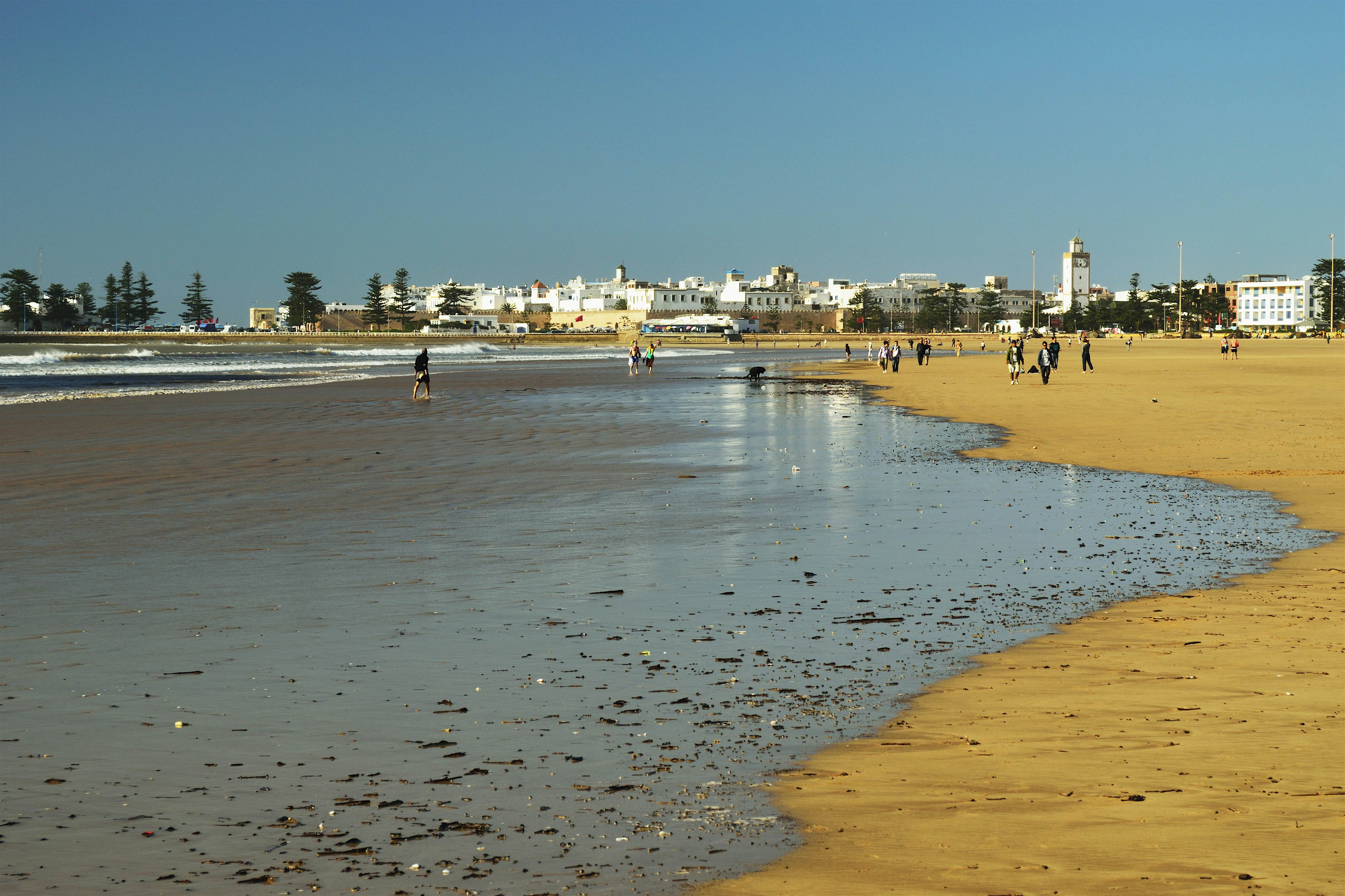 https://mdw-travel-data-us-east-1.s3.amazonaws.com/img/country/Morocco/Essaouira-Beach/img_02.jpg