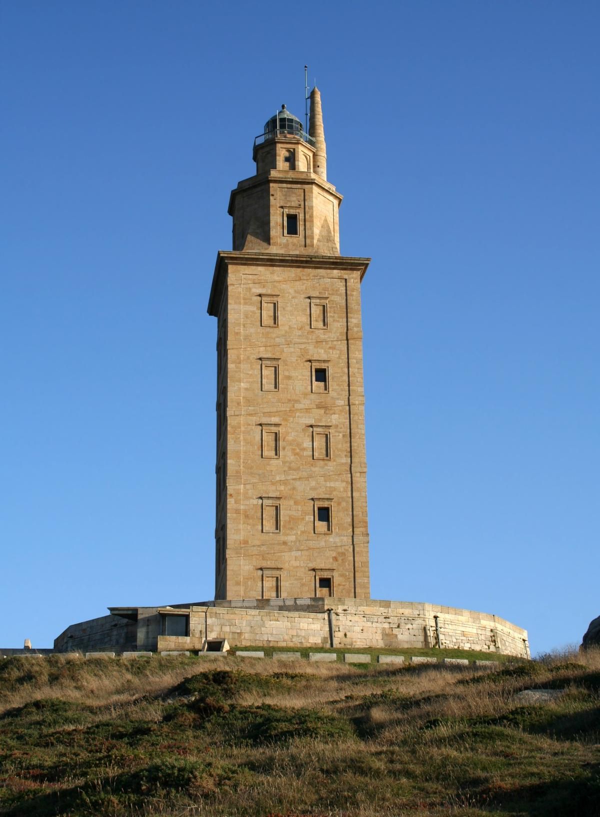 https://mdw-travel-data-us-east-1.s3.amazonaws.com/img/country/Morocco/Hercules-Lighthouse/img_02.jpg