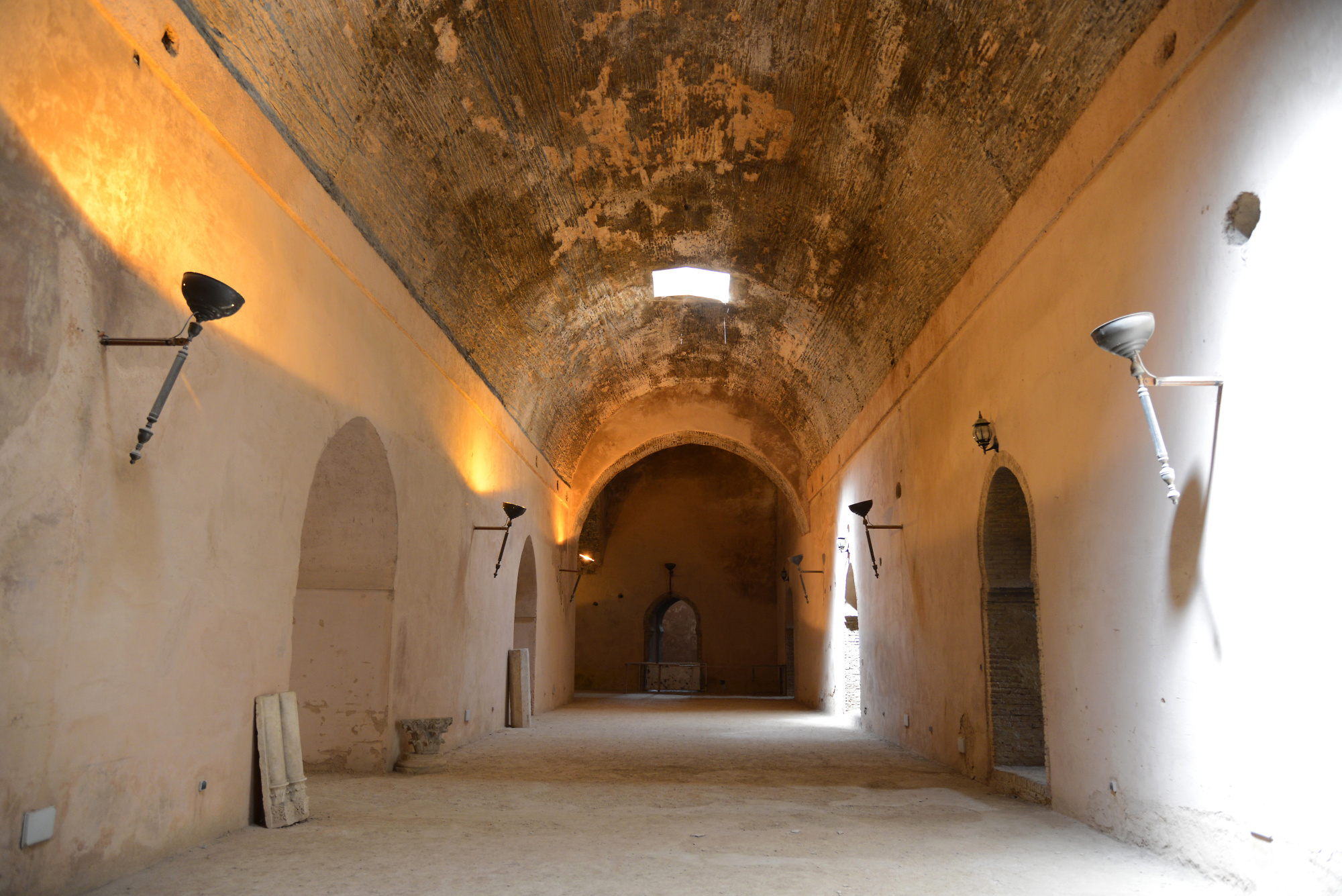 https://mdw-travel-data-us-east-1.s3.amazonaws.com/img/country/Morocco/Heri-es-Souani/img_01.jpg