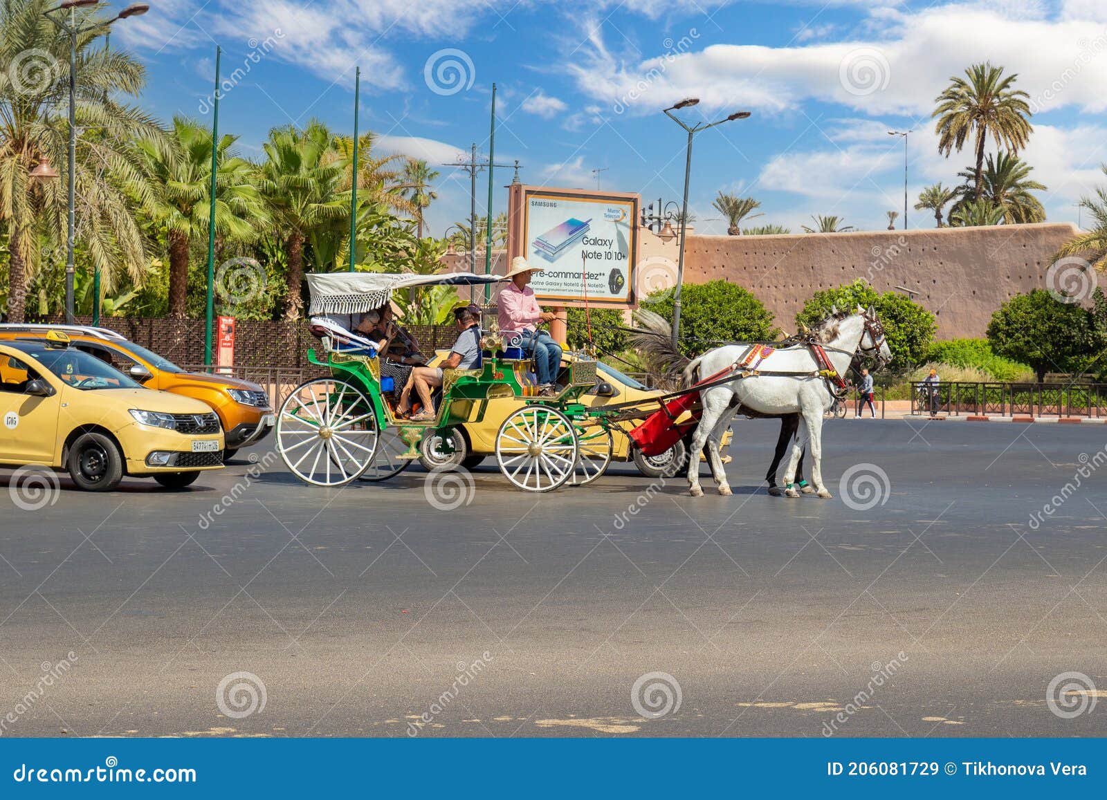 https://mdw-travel-data-us-east-1.s3.amazonaws.com/img/country/Morocco/Horse-drawn-Carriage-Rides/img_03.jpg