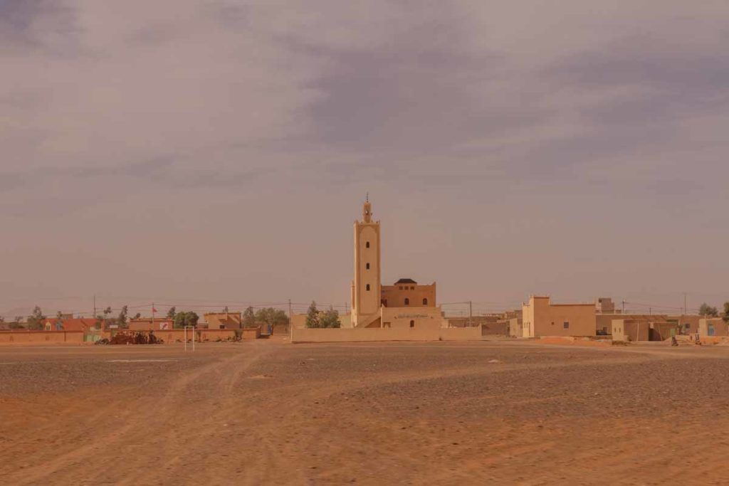 https://mdw-travel-data-us-east-1.s3.amazonaws.com/img/country/Morocco/Khamlia-Village/img_02.jpg